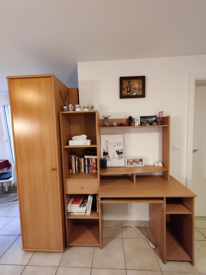 Studio With Private Bathroom Privatunterkunft