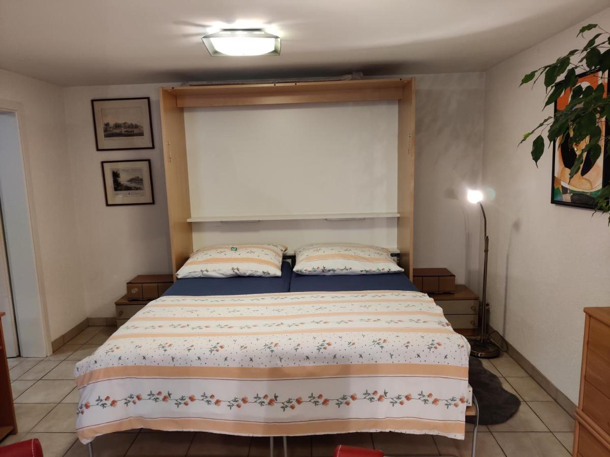 Privatunterkunft Studio With Private Bathroom *